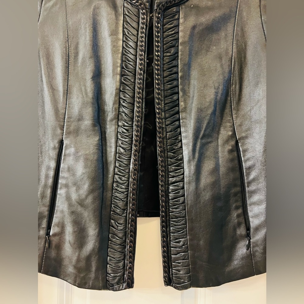Leather jacket - Picture 2 of 6